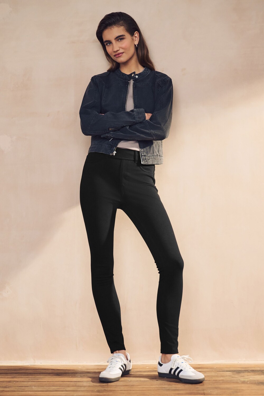 Длинные джинсовые леггинсы, 2 шт в упаковке Next, черный
Длинные джинсовые леггинсы, 2 шт в упаковке Next, черный