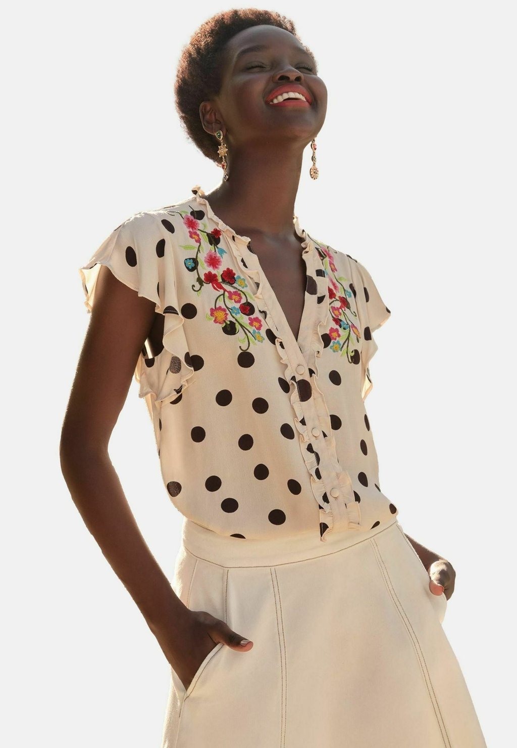 Блузка на пуговицах REGULAR FIT - FLUTTER SLEEVE V-NECK Love & Roses, белый
Блузка на пуговицах REGULAR FIT - FLUTTER SLEEVE V-NECK Love & Roses, белый