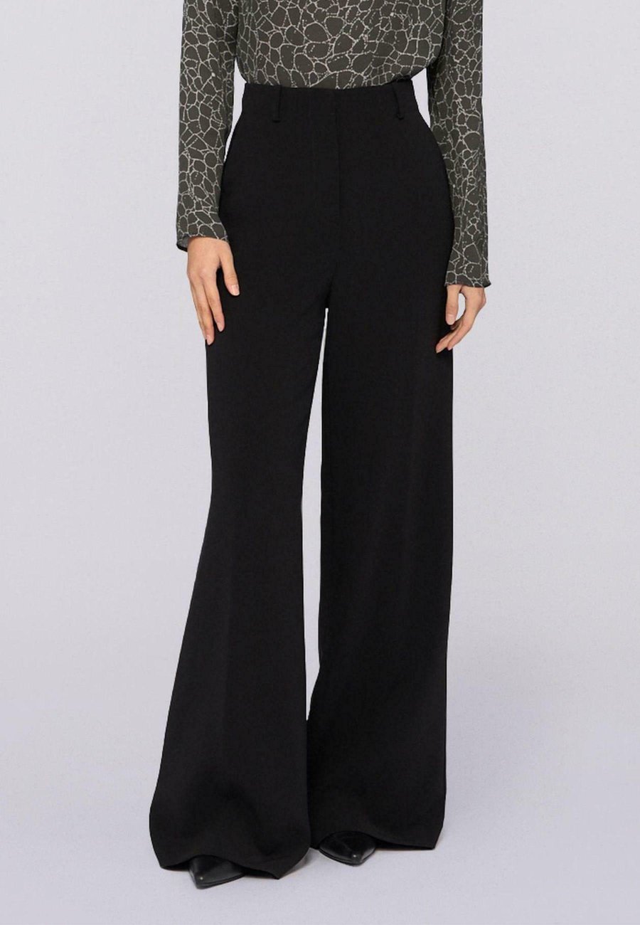 Брюки Trussardi Trousers, Black Milano/Black
Брюки Trussardi Trousers, Black Milano/Black