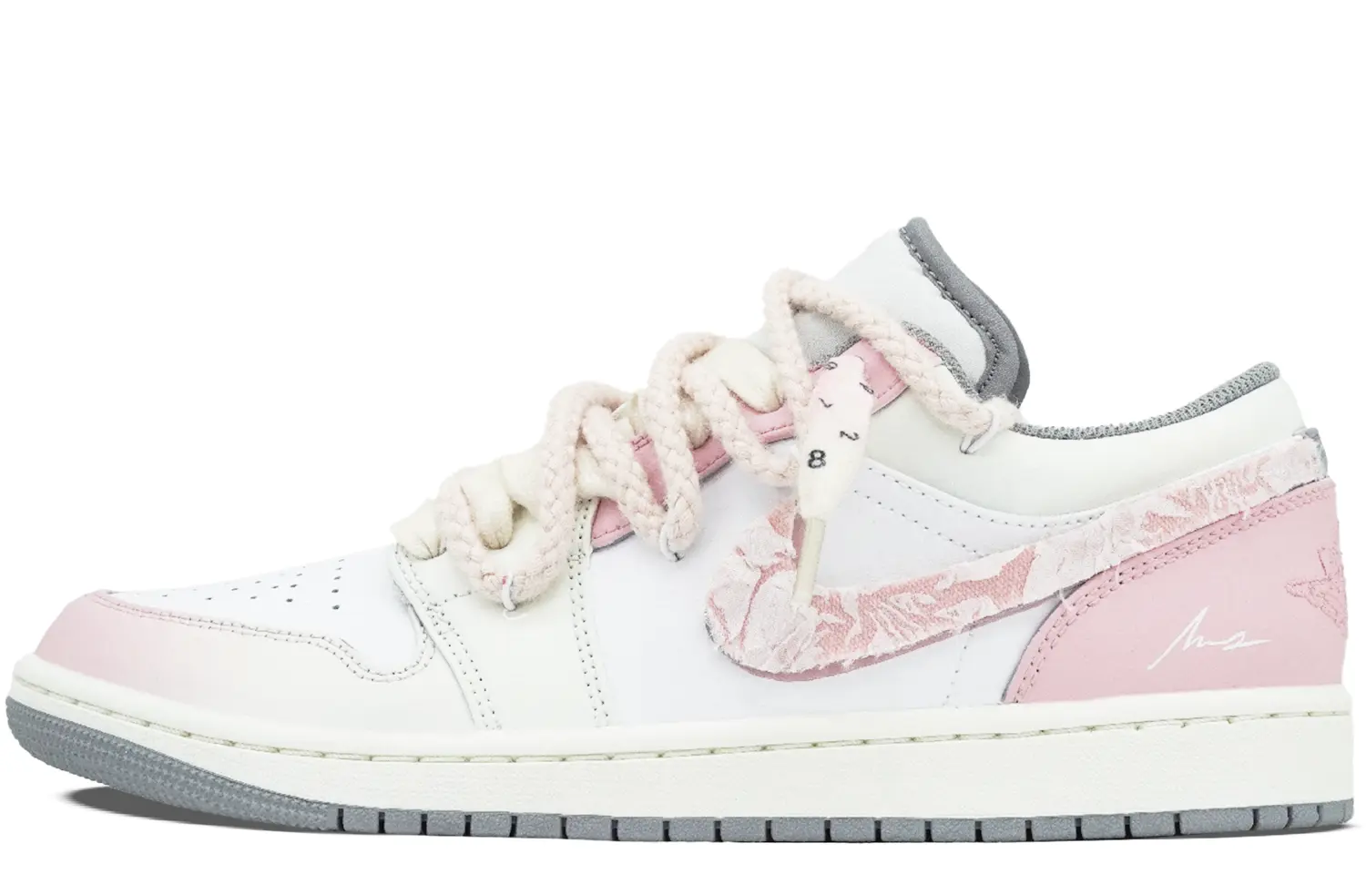 Баскетбольные кроссовки Air 1 для детей, начальная школа Jordan, цвет Off White Pink
Баскетбольные кроссовки Air 1 для детей, начальная школа Jordan, цвет Off White Pink