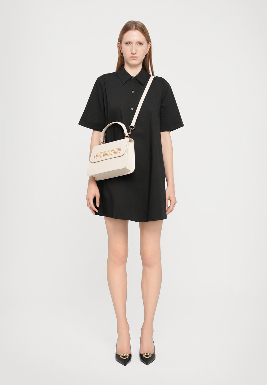 Сумка Love Moschino BOLD LOVE, Ivory/Off-White
Сумка Love Moschino BOLD LOVE, Ivory/Off-White