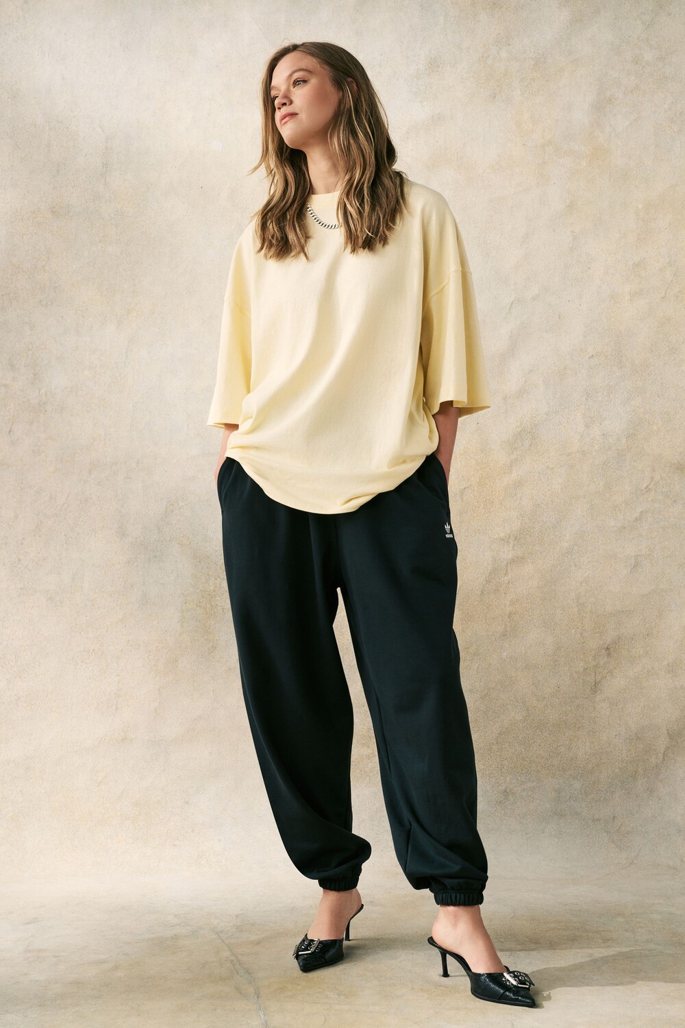 Джоггеры Adidas original boy Essential из 100% хлопка Adidas Originals, черный
Джоггеры Adidas original boy Essential из 100% хлопка Adidas Originals, черный