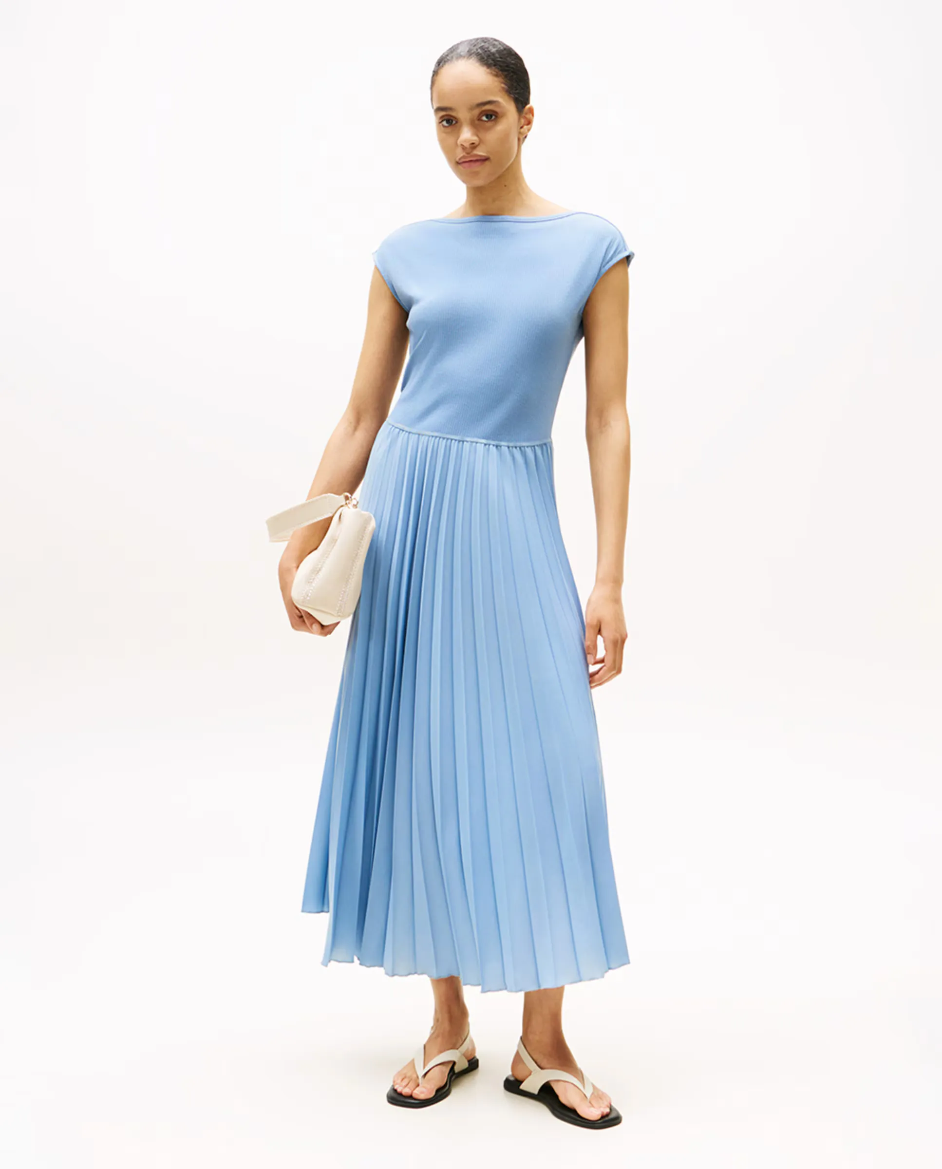 Миди-платье с коротким рукавом и плиссированной юбкой Tommy Hilfiger, синий
Миди-платье с коротким рукавом и плиссированной юбкой Tommy Hilfiger, синий