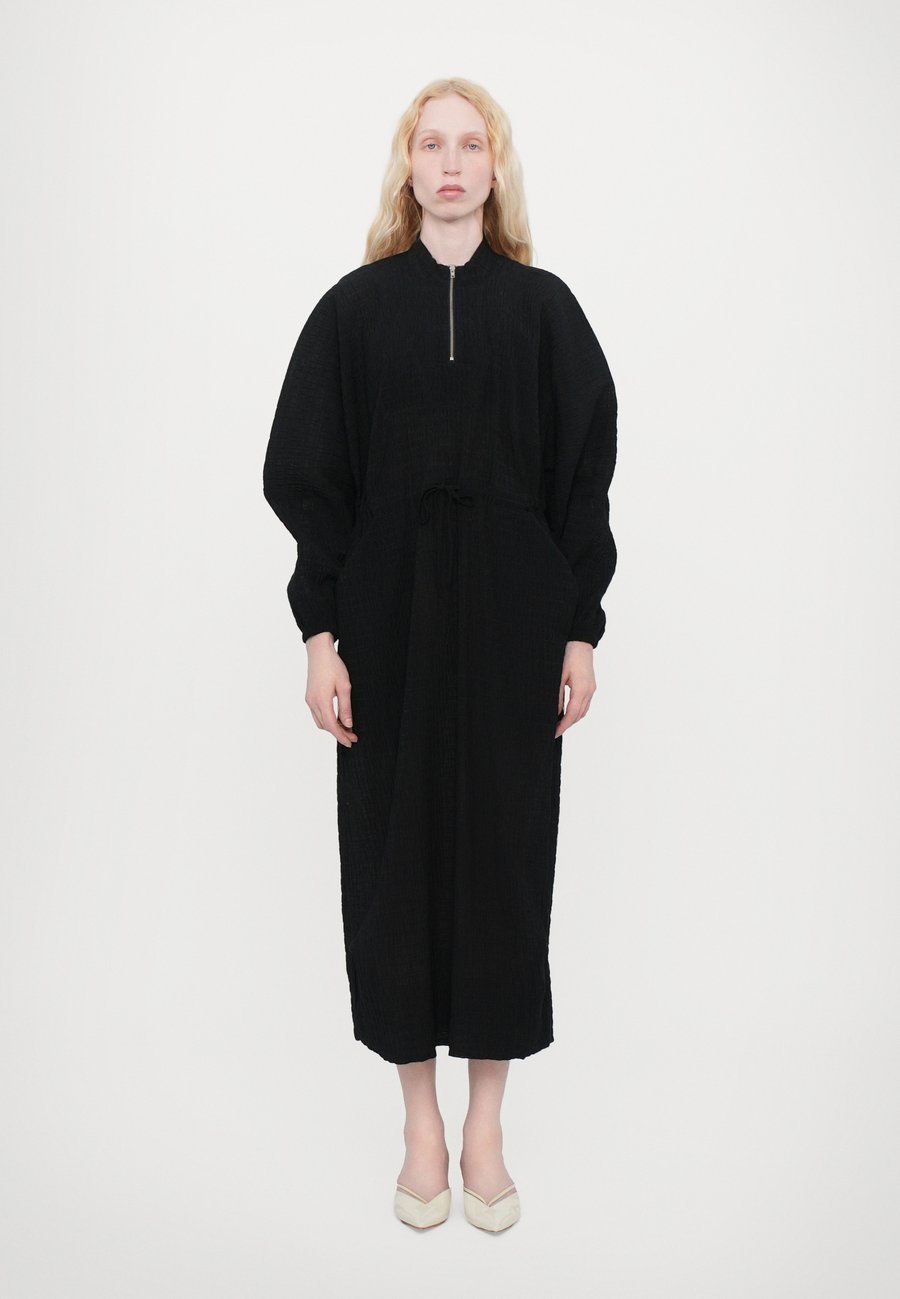 Платье Henrik Vibskov TOUR DRESS, Black
Платье Henrik Vibskov TOUR DRESS, Black