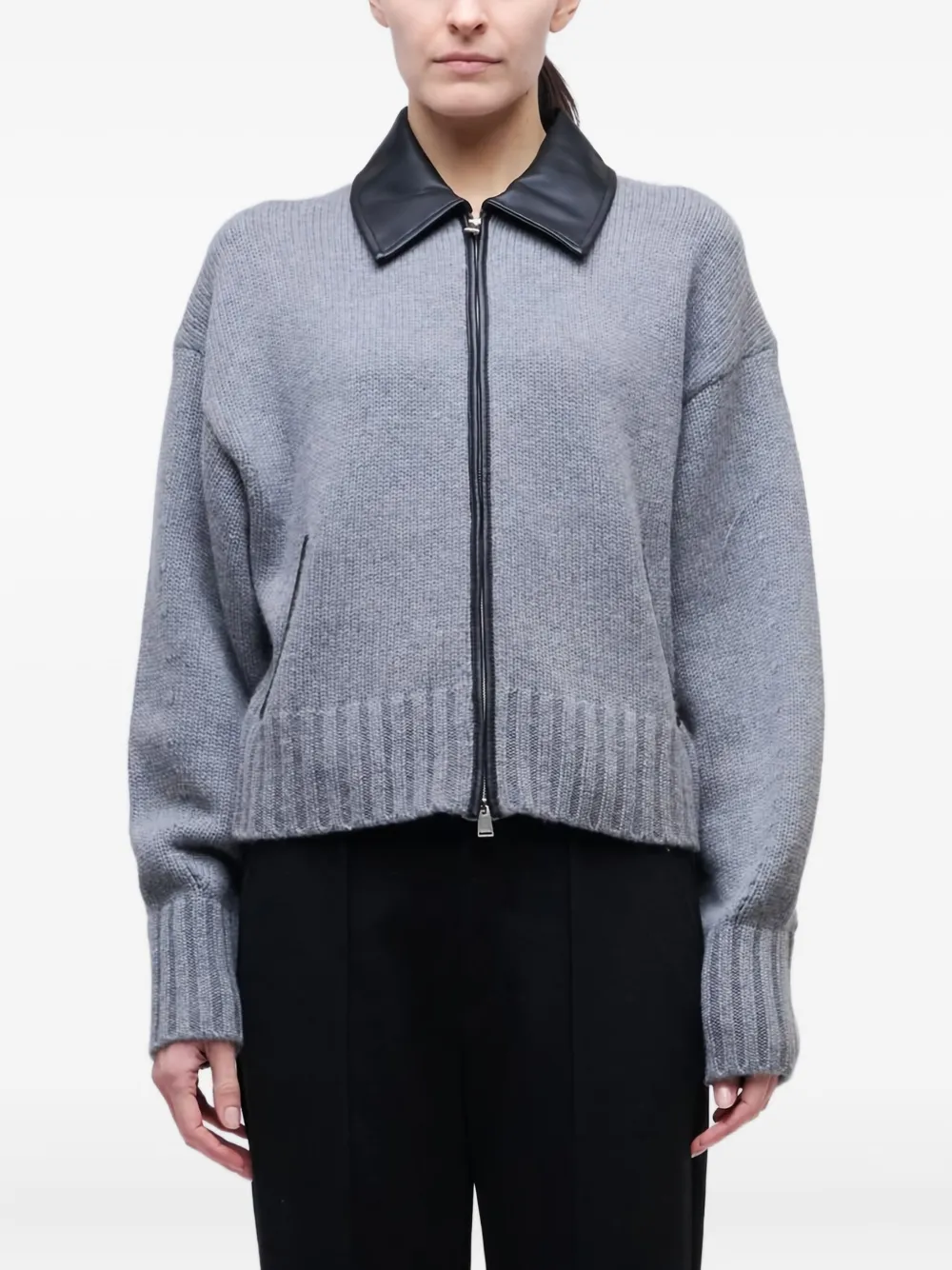 Кардиган на молнии с кожаным воротником Simkhai, серый 
Кардиган на молнии с кожаным воротником Simkhai, серый