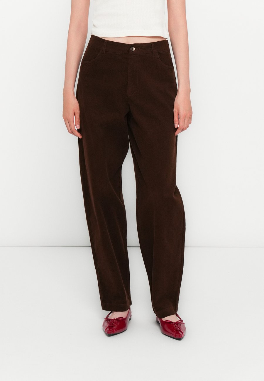 Брюки ONLY ONLMOLLIE PANT, Brown Stone/Brown
Брюки ONLY ONLMOLLIE PANT, Brown Stone/Brown