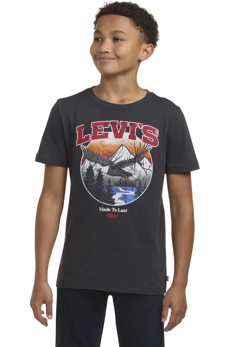 Детская футболка Levi's "LVB SOAR LIKE AN EAGLE TEE" с принтом спереди в поношенном виде Levi'S Kids, цвет Pirate Black, Черный, Детская футболка Levi's "LVB SOAR LIKE AN EAGLE TEE" с принтом спереди в поношенном виде Levi'S Kids, цвет Pirate Black
Детская футболка Levi's "LVB SOAR LIKE AN EAGLE TEE" с принтом спереди в поношенном виде Levi'S Kids, цвет Pirate Black, Черный, Детская футболка Levi's "LVB SOAR LIKE AN EAGLE TEE" с принтом спереди в поношенном виде Levi'S Kids, цвет Pirate Black