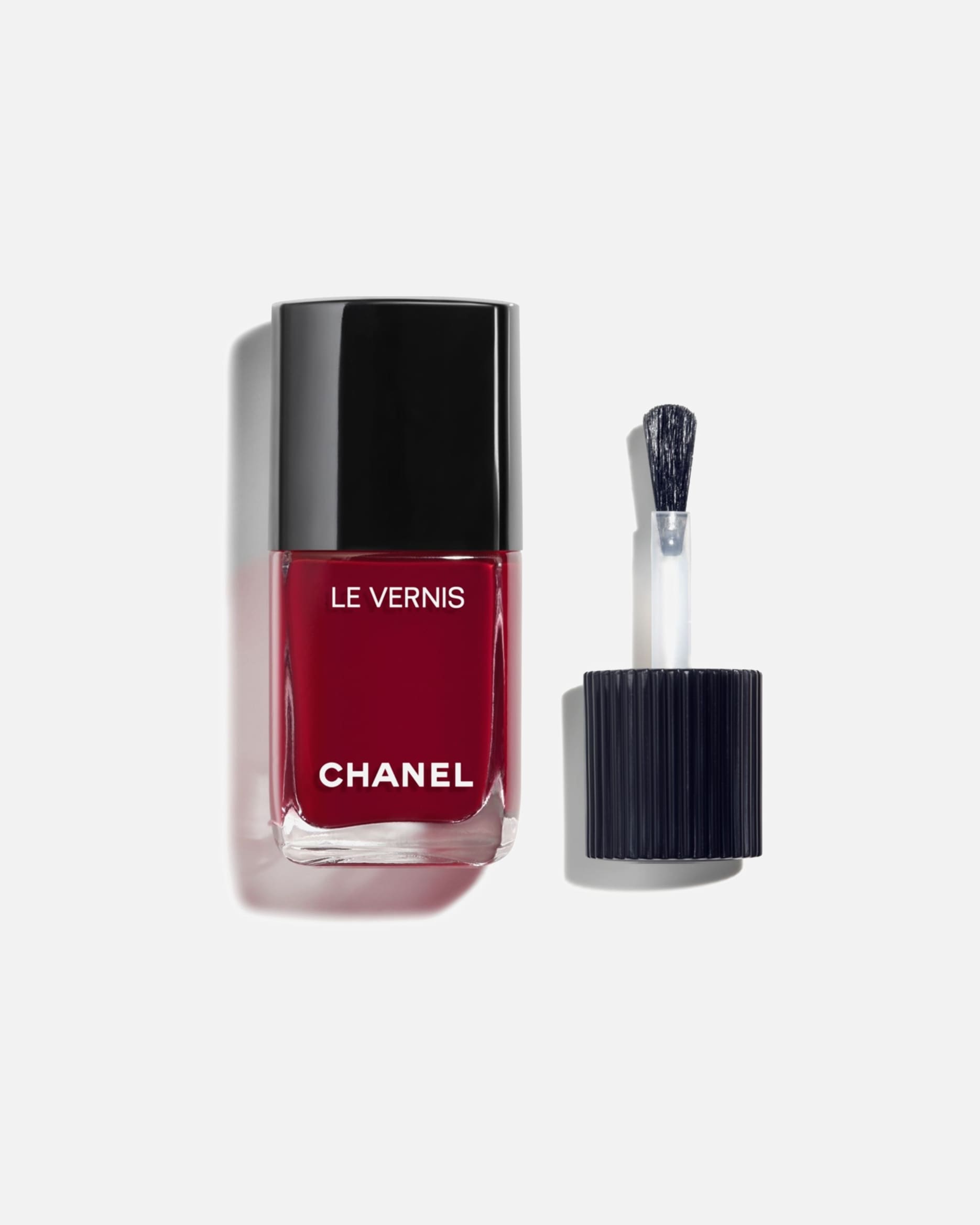 Лак для ногтей Le vernis nail polish Chanel, nr. 153 pompier, 13 мл
Лак для ногтей Le vernis nail polish Chanel, nr. 153 pompier, 13 мл