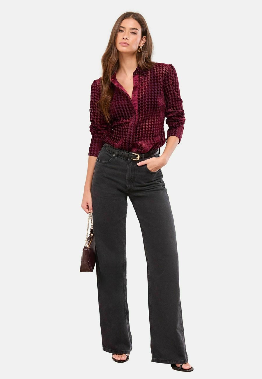 Блуза Lipsy REGULAR FIT, Burgundy Velvet Dogtooth/Bordeaux
Блуза Lipsy REGULAR FIT, Burgundy Velvet Dogtooth/Bordeaux