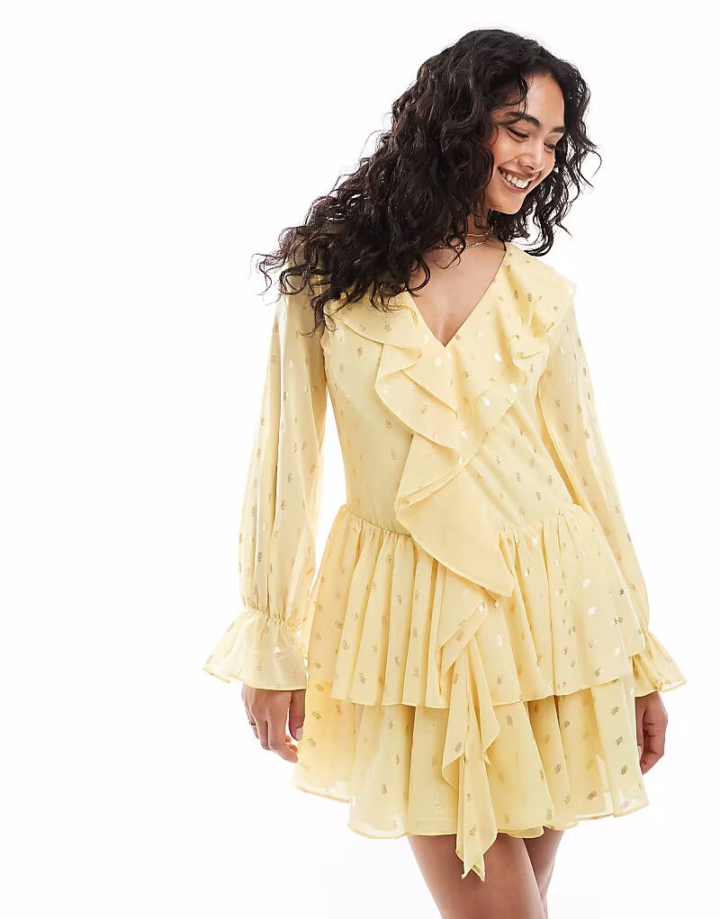 Многоярусное мини-платье TFNC с оборками бледно-желтого цвета
Многоярусное мини-платье TFNC с оборками бледно-желтого цвета