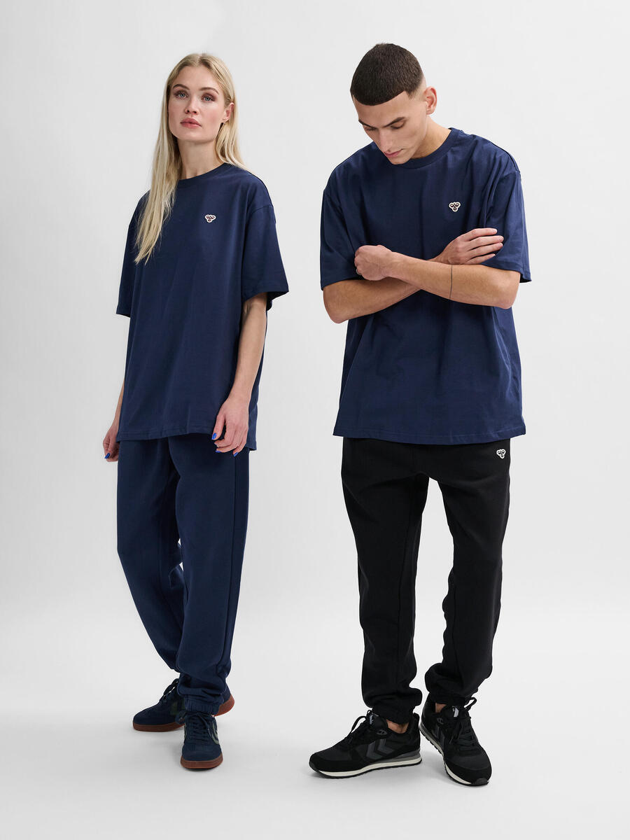 Футболка Hmlloose Adult HUMMEL
Футболка Hmlloose Adult HUMMEL