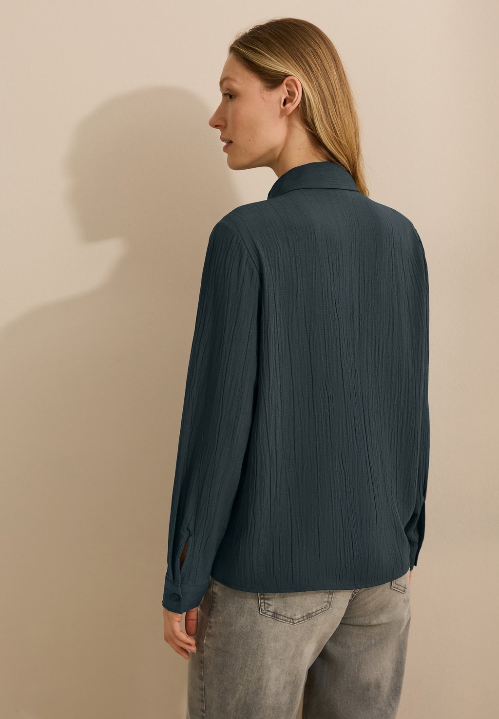 Блузка на пуговицах STRUKTUR Cecil, темно-зеленый
Блузка на пуговицах STRUKTUR Cecil, темно-зеленый