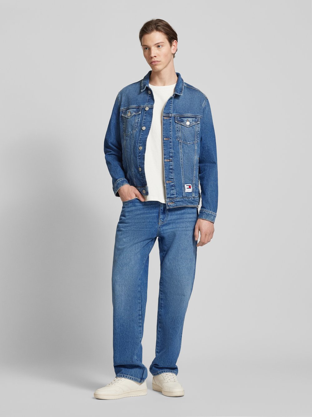 Джинсовая куртка с нашивкой-лейблом, модель «RYAN» Tommy Jeans, темно-синий
Джинсовая куртка с нашивкой-лейблом, модель «RYAN» Tommy Jeans, темно-синий