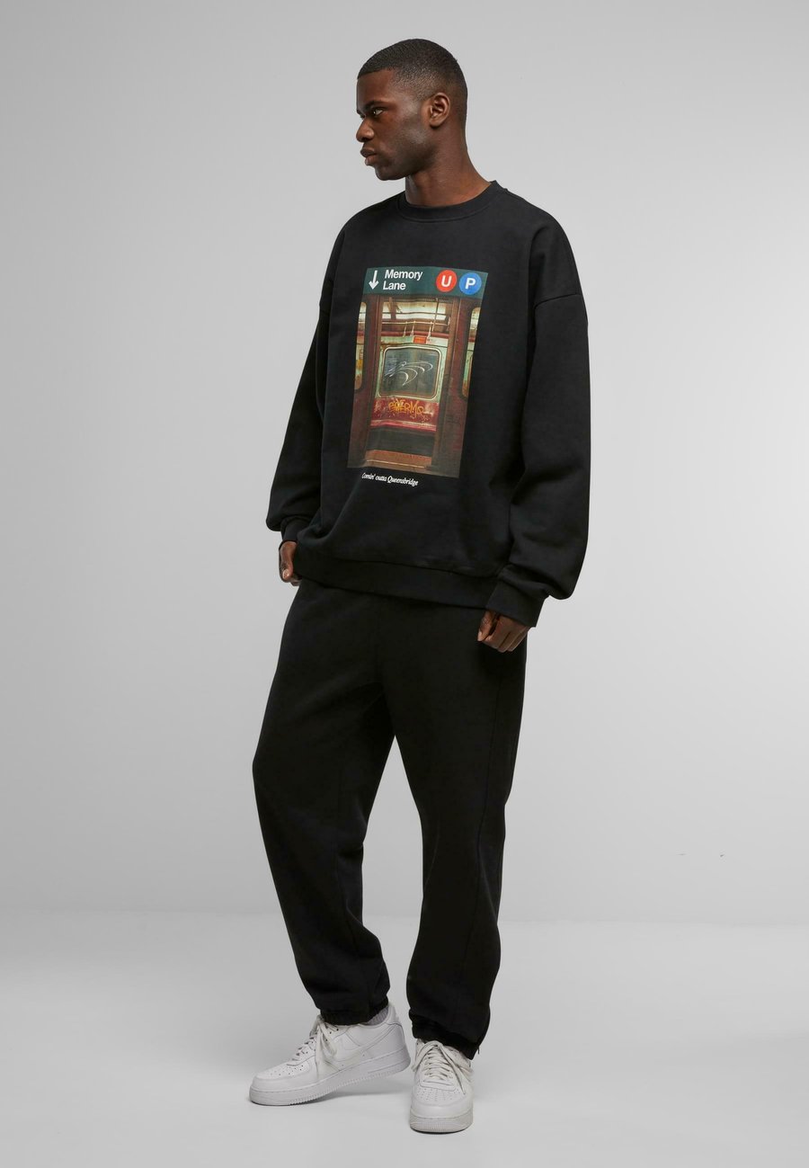 Толстовка Upscale by Mister Tee MEMORY LANE OVERSIZE CREWNECK, Black
Толстовка Upscale by Mister Tee MEMORY LANE OVERSIZE CREWNECK, Black
