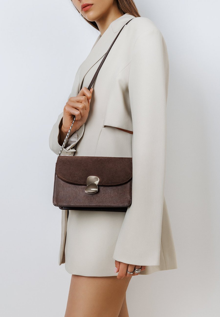 Сумка кросс-боди RYŁKO Cross body bag, Brown
Сумка кросс-боди RYŁKO Cross body bag, Brown