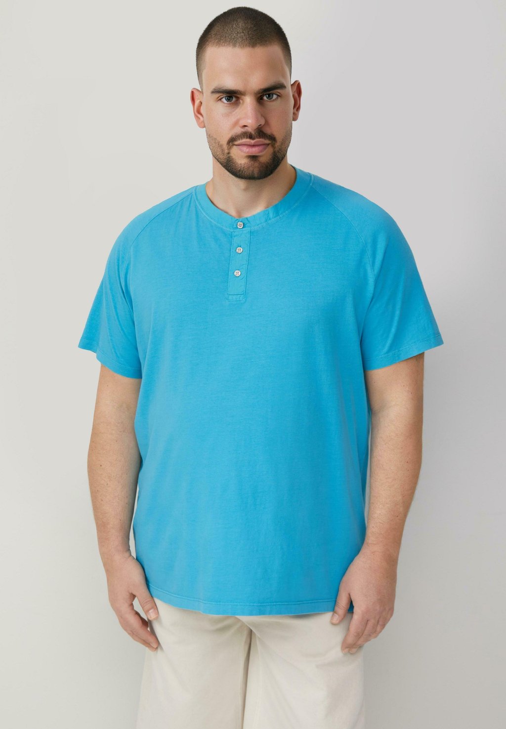 Базовая футболка s.Oliver, бирюзовый
Базовая футболка s.Oliver, бирюзовый