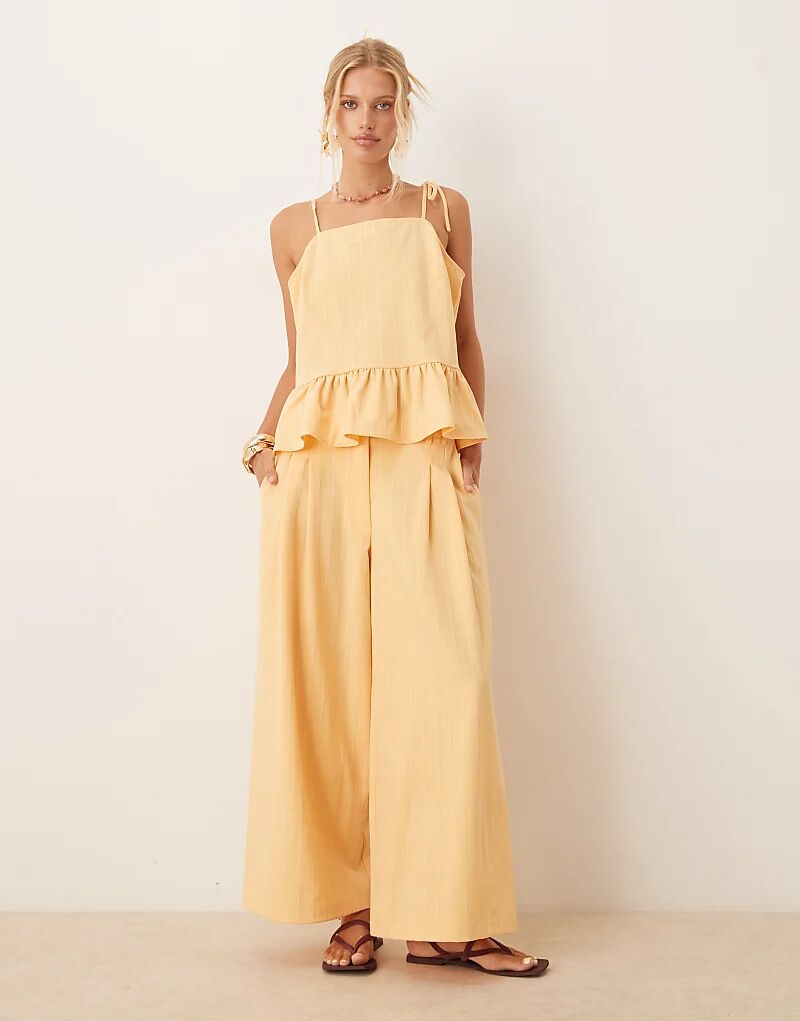 Широкие брюки ASOS DESIGN с низкой посадкой и декоративными швами в желтую полоску
Широкие брюки ASOS DESIGN с низкой посадкой и декоративными швами в желтую полоску