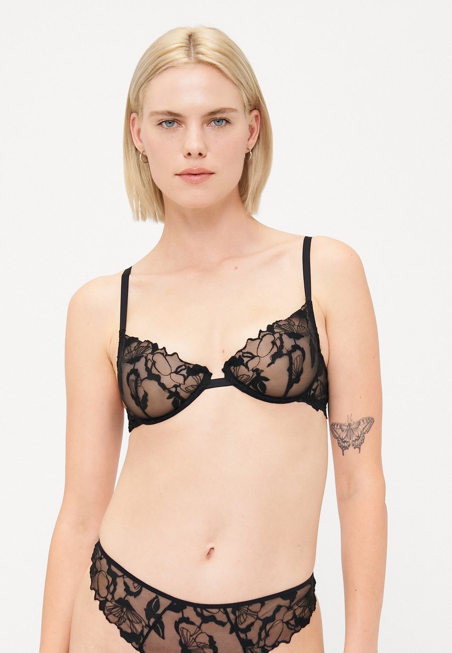 Бюстгальтер Undress Code CHANTILLY BRA, Gardenia Black/Black
Бюстгальтер Undress Code CHANTILLY BRA, Gardenia Black/Black