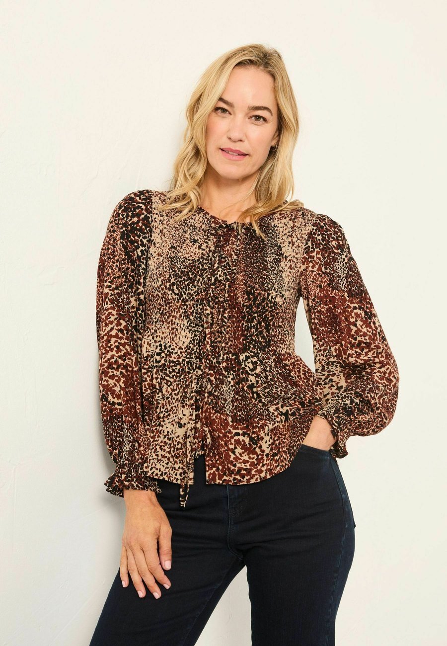 Блуза FatFace REGULAR FIT, Light Brown Layered Animal/Brown
Блуза FatFace REGULAR FIT, Light Brown Layered Animal/Brown