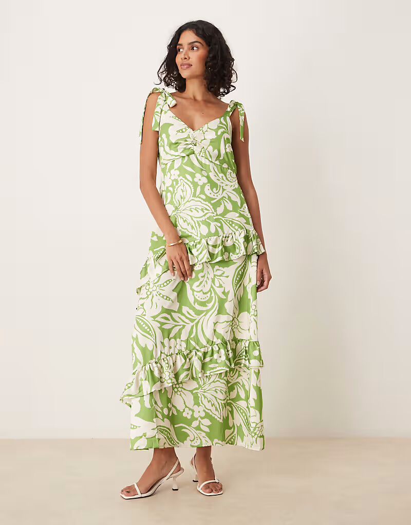 Платье мидакси Lovedrobe с завязками на плечах и оборками зеленого цвета
Платье мидакси Lovedrobe с завязками на плечах и оборками зеленого цвета