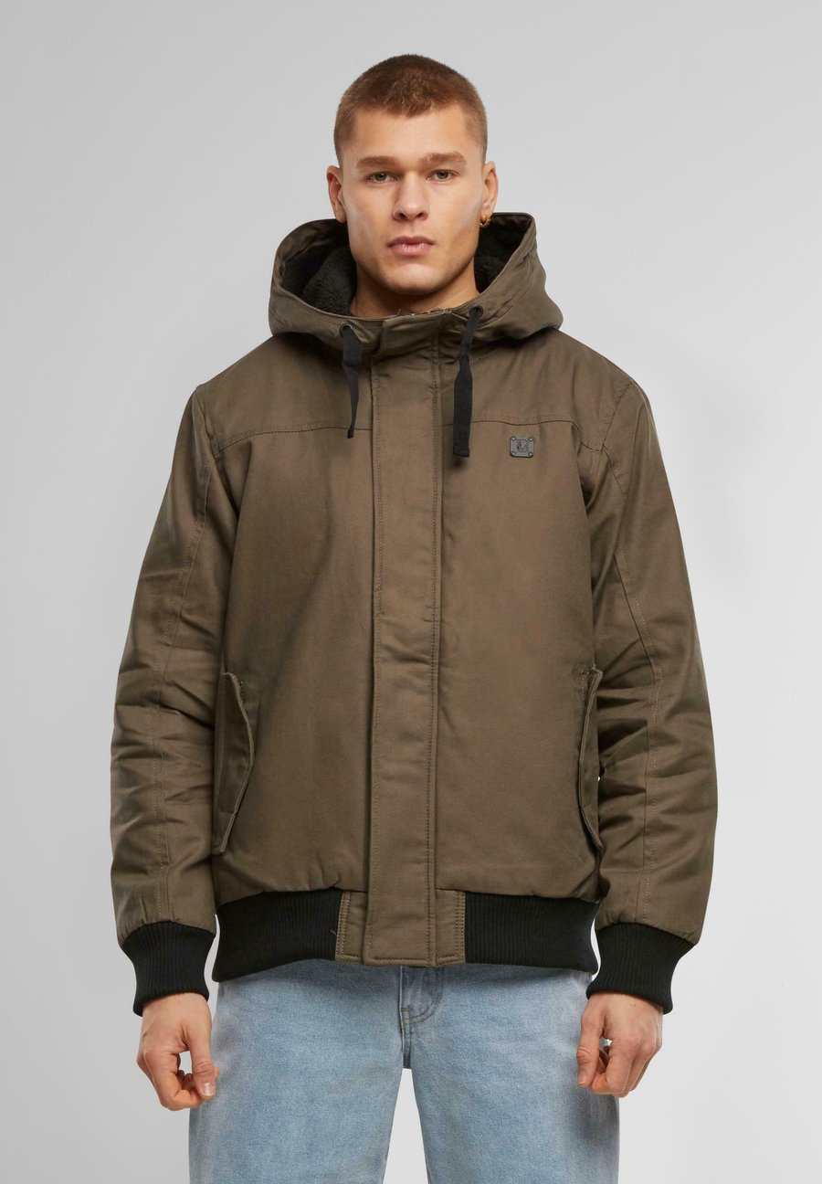 Куртка Brandit ESSENTIAL , Olive
Куртка Brandit ESSENTIAL , Olive
