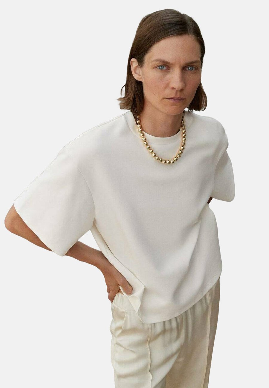 Футболка Mango Basic T-shirt, Off-White
Футболка Mango Basic T-shirt, Off-White