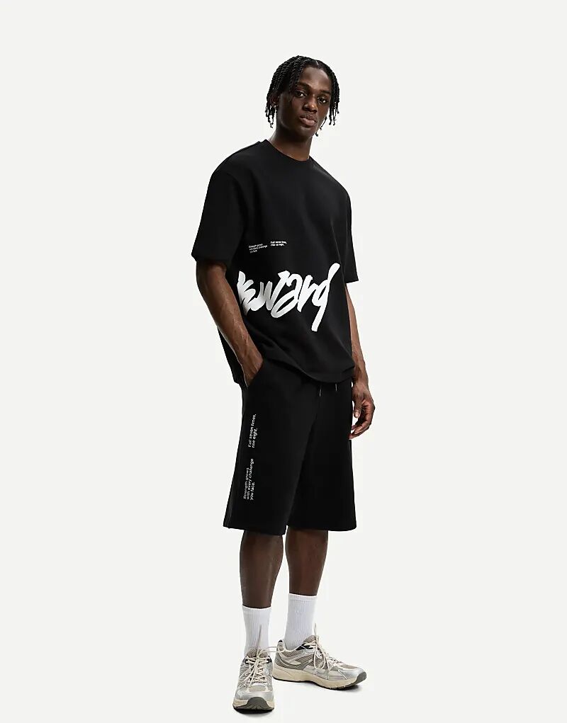 Плюшевые шорты-бермуды Bershka с принтом черного цвета
Плюшевые шорты-бермуды Bershka с принтом черного цвета
