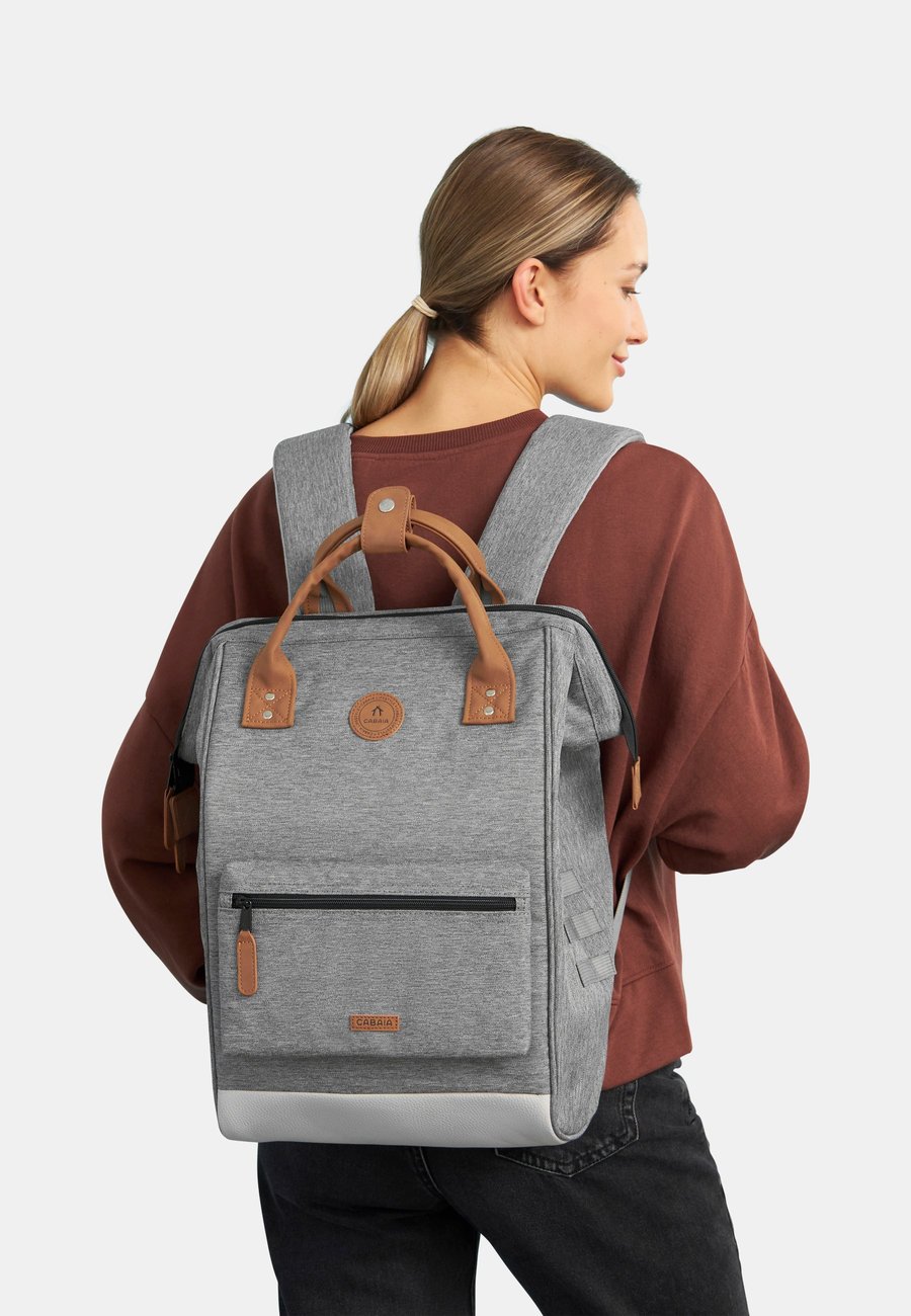 Рюкзак Cabaia ADVENTURER MAXI, New York Grey Melanged21/Light Grey
Рюкзак Cabaia ADVENTURER MAXI, New York Grey Melanged21/Light Grey