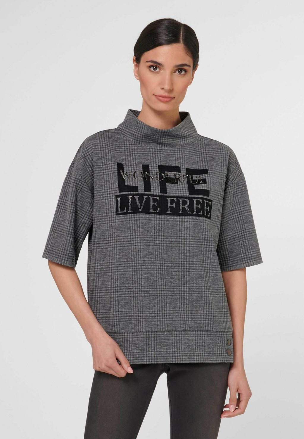 Футболка с принтом HALBARM MIT PRINT UND ZIERSTEINEN MADELEINE, антрацит
Футболка с принтом HALBARM MIT PRINT UND ZIERSTEINEN MADELEINE, антрацит