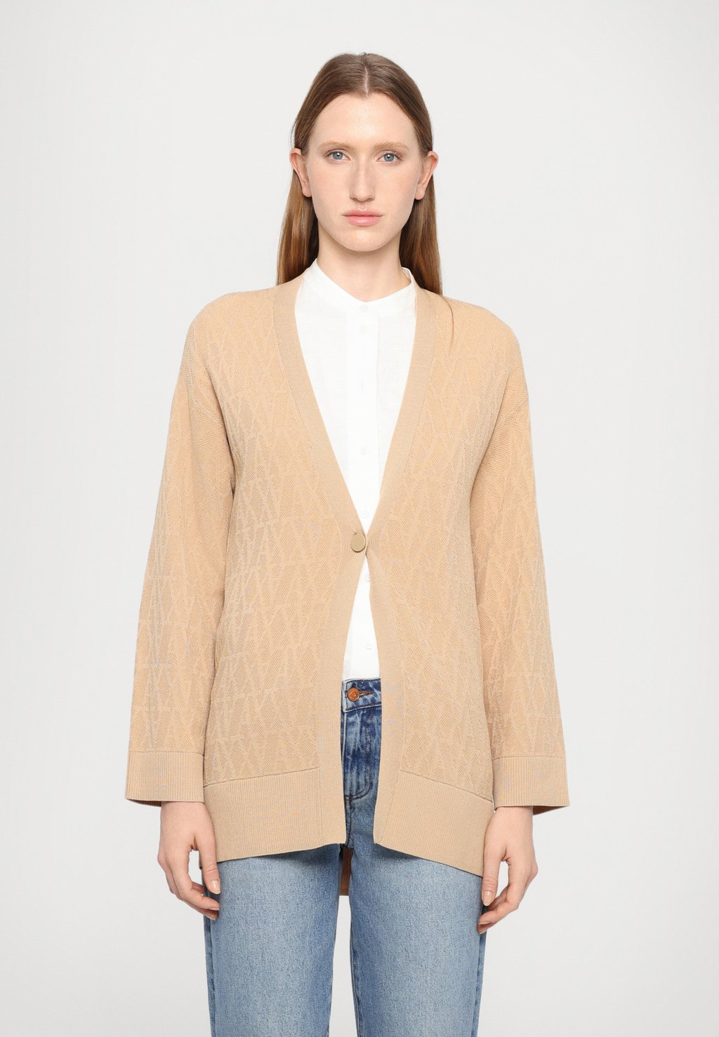 Кардиган CARDIGAN Armani Exchange, черный
Кардиган CARDIGAN Armani Exchange, черный
