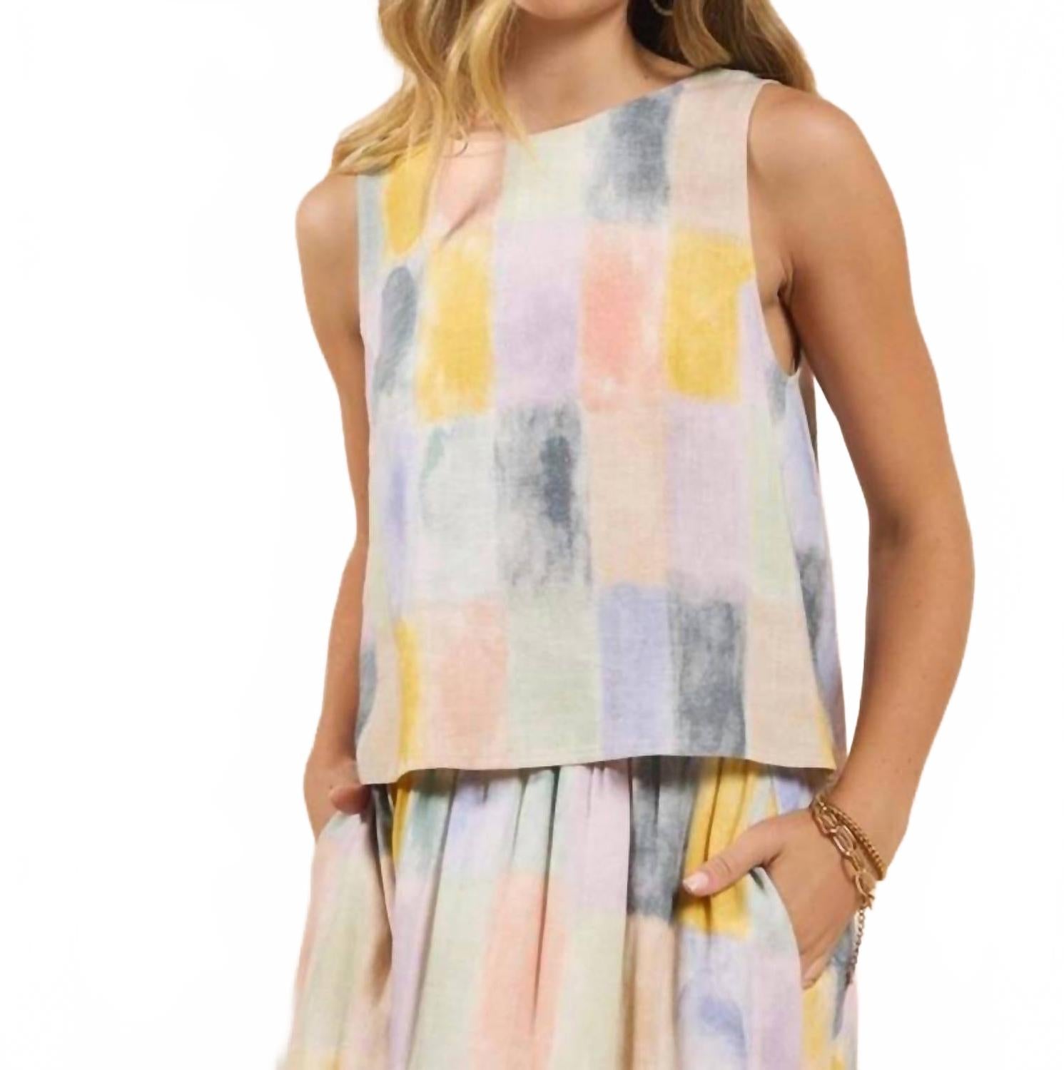 Акварельный топ без рукавов в мультиколоре Sadie & Sage
Акварельный топ без рукавов в мультиколоре Sadie & Sage