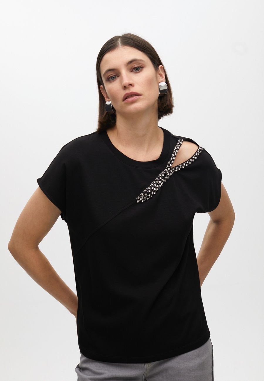 Футболка LOLA CASADEMUNT Basic T-shirt, Black
Футболка LOLA CASADEMUNT Basic T-shirt, Black