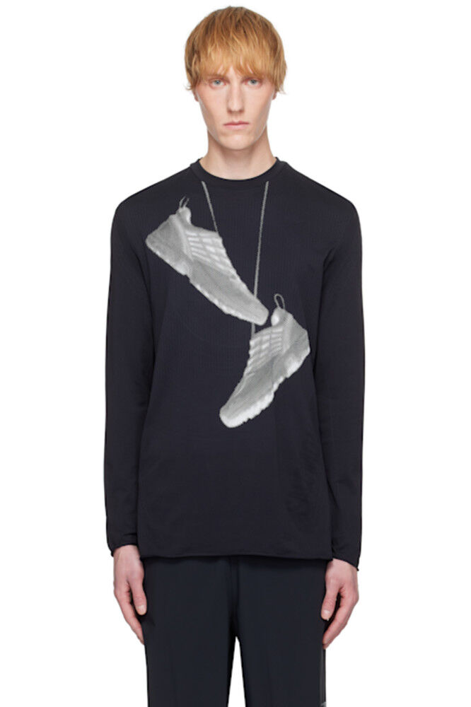 Черная футболка с принтом кроссовок Salomon Edition MM6 Maison Margiela
Черная футболка с принтом кроссовок Salomon Edition MM6 Maison Margiela