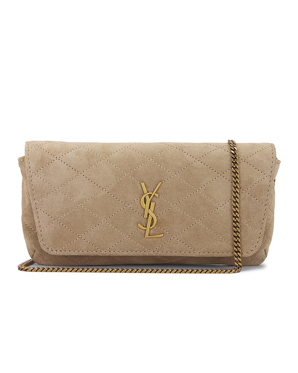 Сумка кросс-боди Saint Laurent Gaby Chain Phone Holder, цвет Matt Gold
Сумка кросс-боди Saint Laurent Gaby Chain Phone Holder, цвет Matt Gold