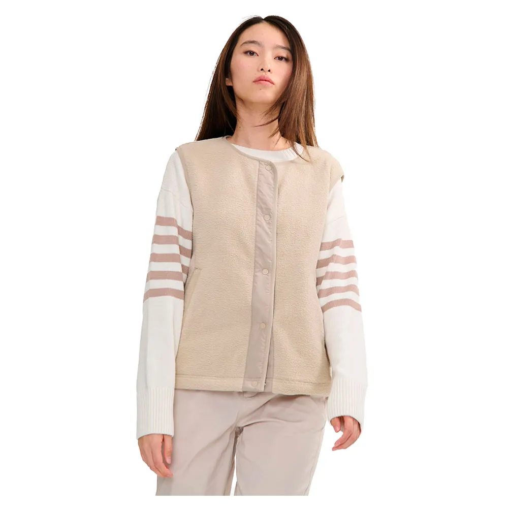 Жилет Aigle AIS25WFLE002, бежевый
Жилет Aigle AIS25WFLE002, бежевый