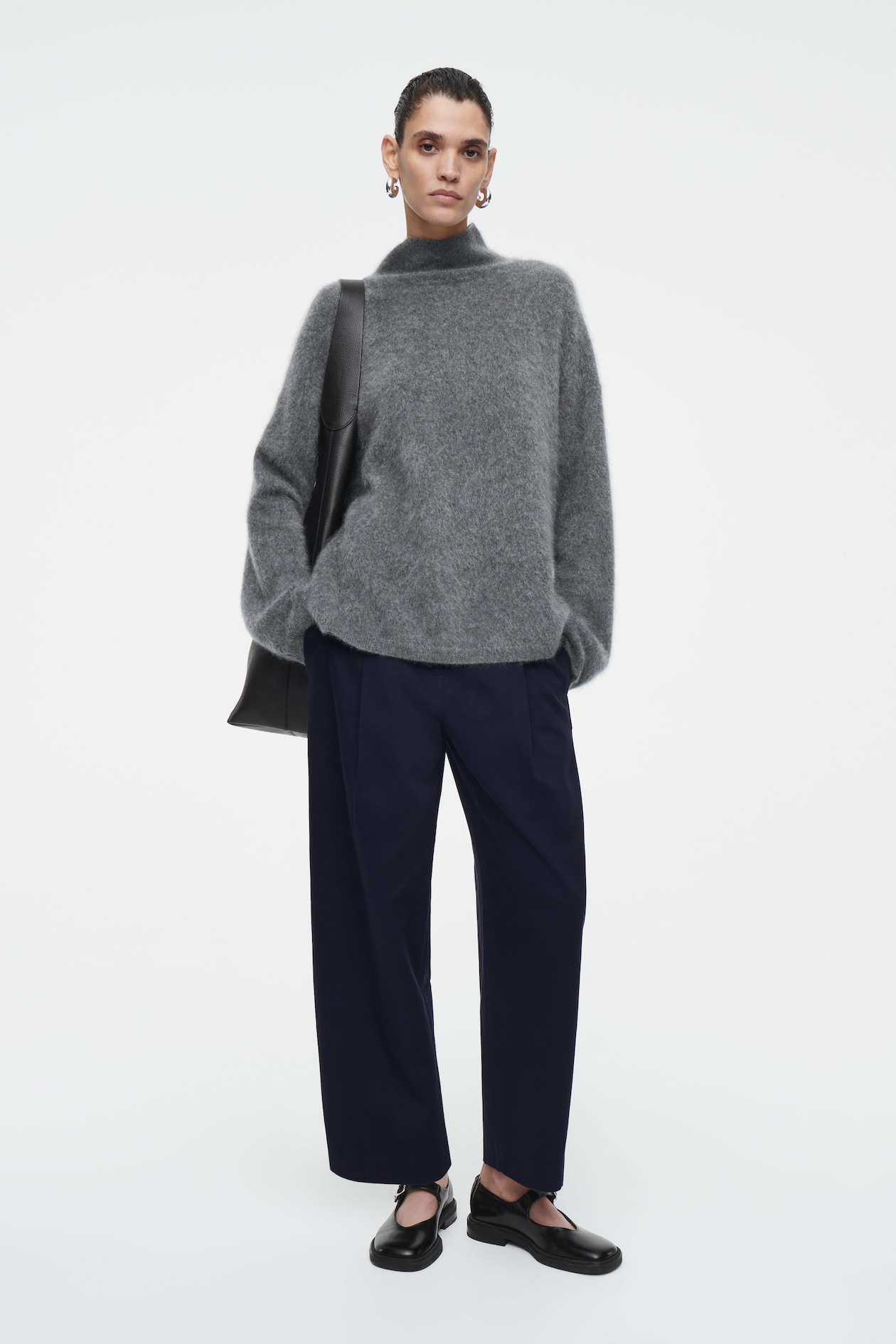 Брюки чинос с ножками barrel COS, темно-синий
Брюки чинос с ножками barrel COS, темно-синий