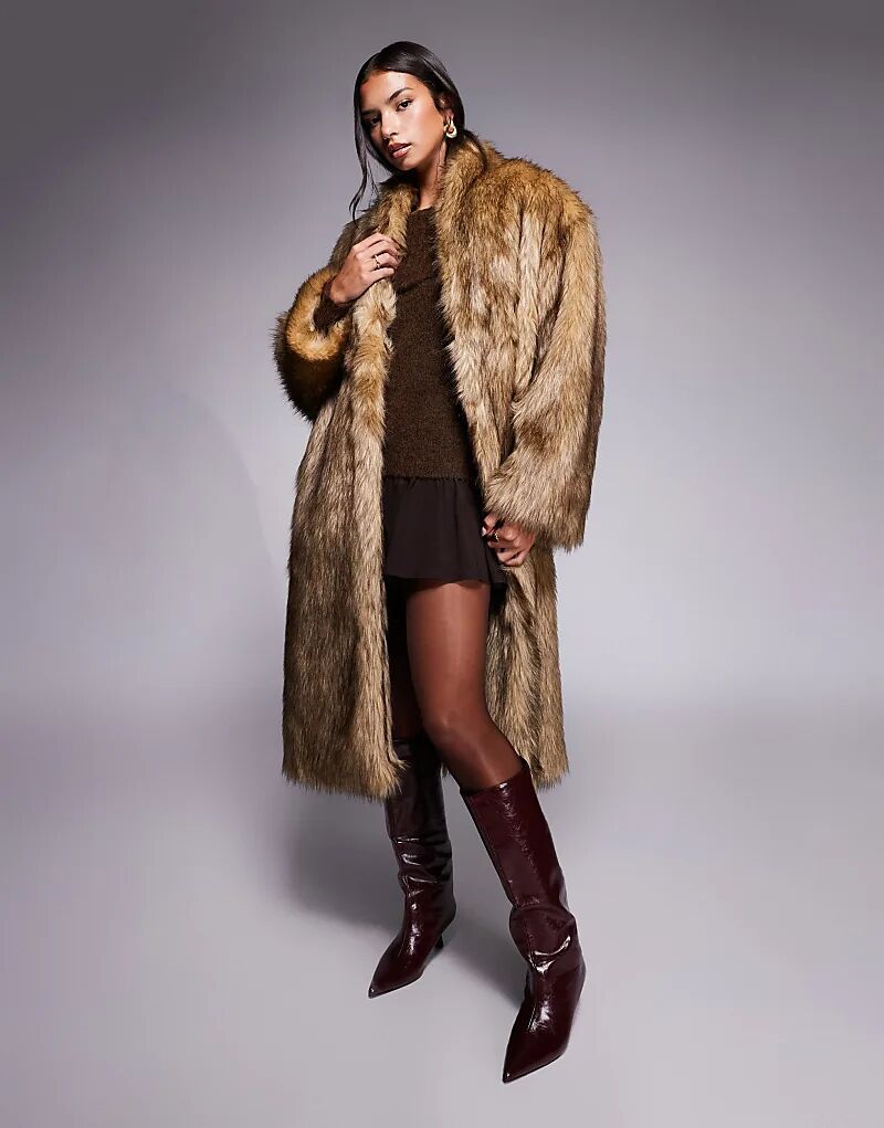 Длинное пальто Aria Cove из искусственного меха без воротника, коричневая меховая отделка
Длинное пальто Aria Cove из искусственного меха без воротника, коричневая меховая отделка