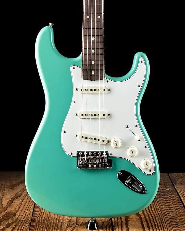 Гитара Fender Custom Shop 1961 Stratocaster, морской зелёный
Гитара Fender Custom Shop 1961 Stratocaster, морской зелёный