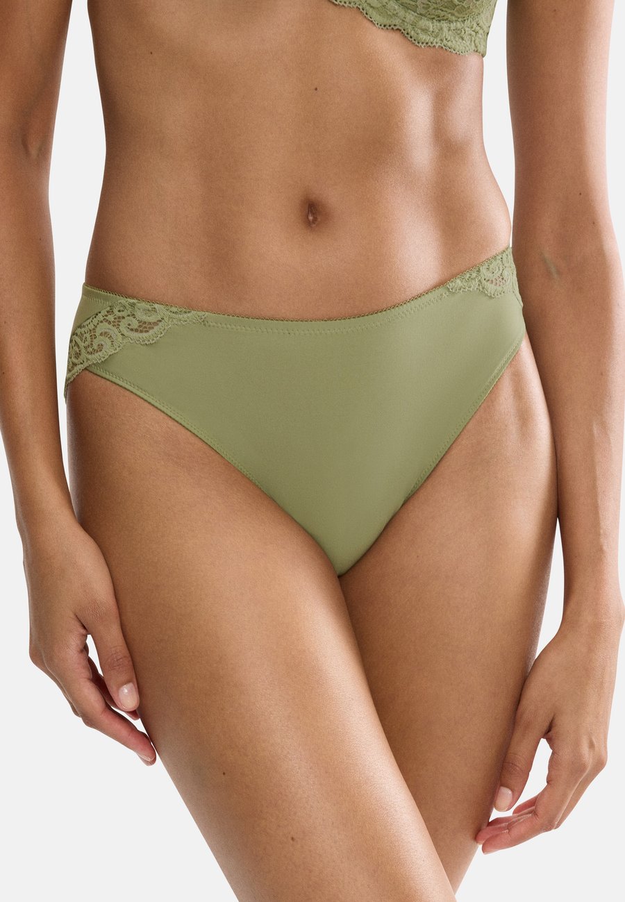 Брифы Triumph AMOURETTE TAI, Olive Gold/Khaki
Брифы Triumph AMOURETTE TAI, Olive Gold/Khaki