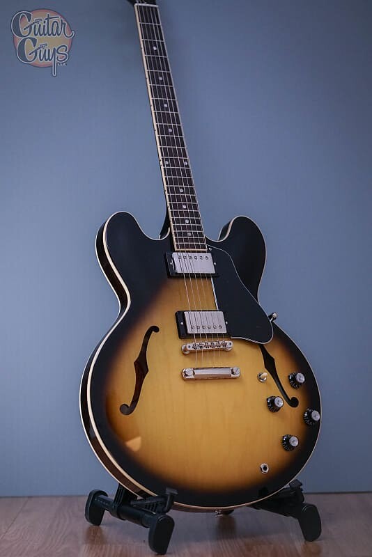 Gibson ES-335 Vintage Burst
Gibson ES-335 Vintage Burst