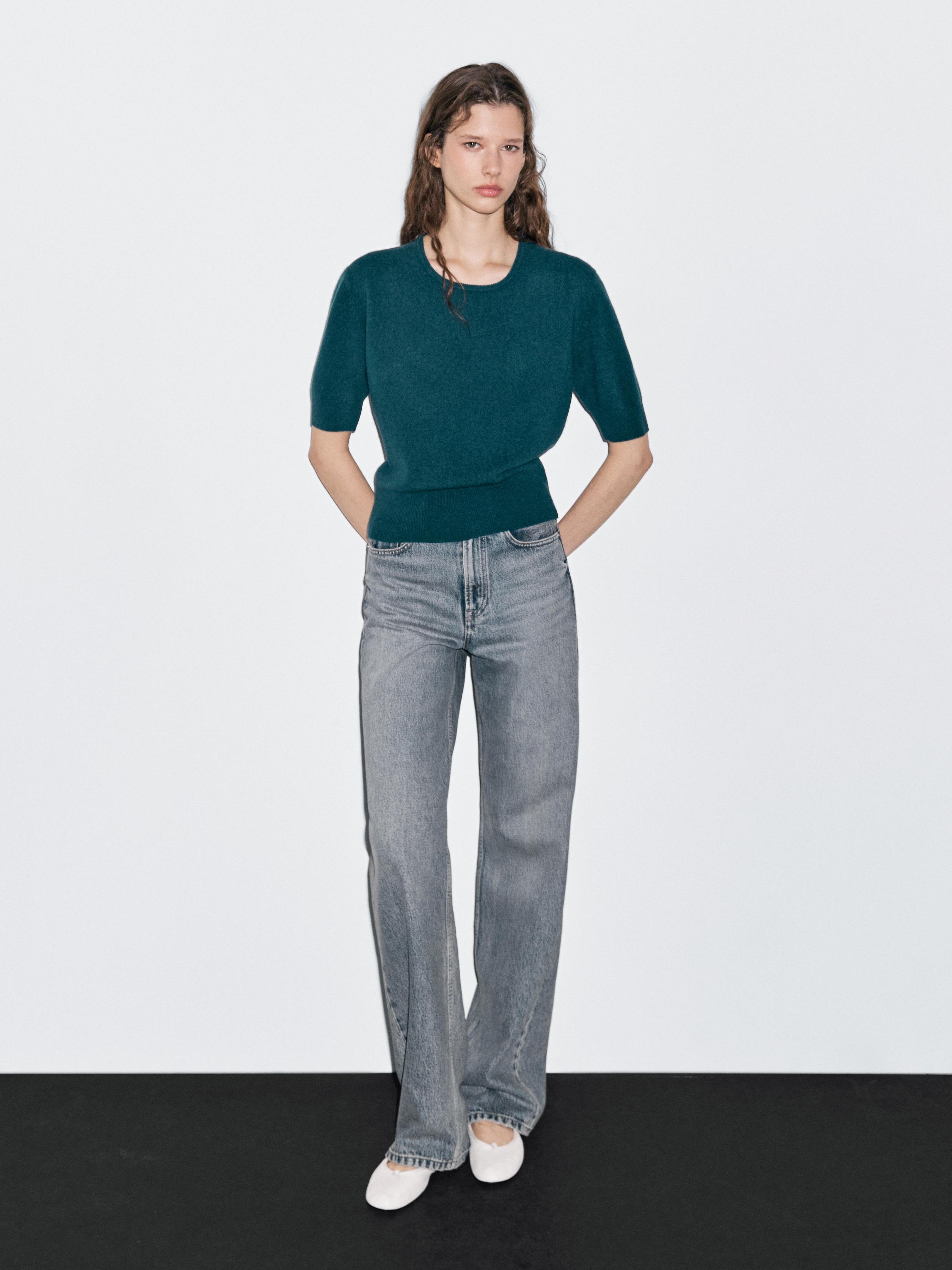 Вязаный свитер из смесовой шерсти с короткими рукавами Massimo Dutti, темно-синий
Вязаный свитер из смесовой шерсти с короткими рукавами Massimo Dutti, темно-синий