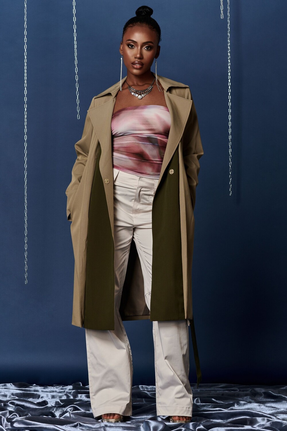 Двухцветный контрастный тренч Jolie Moi, зеленый
Двухцветный контрастный тренч Jolie Moi, зеленый