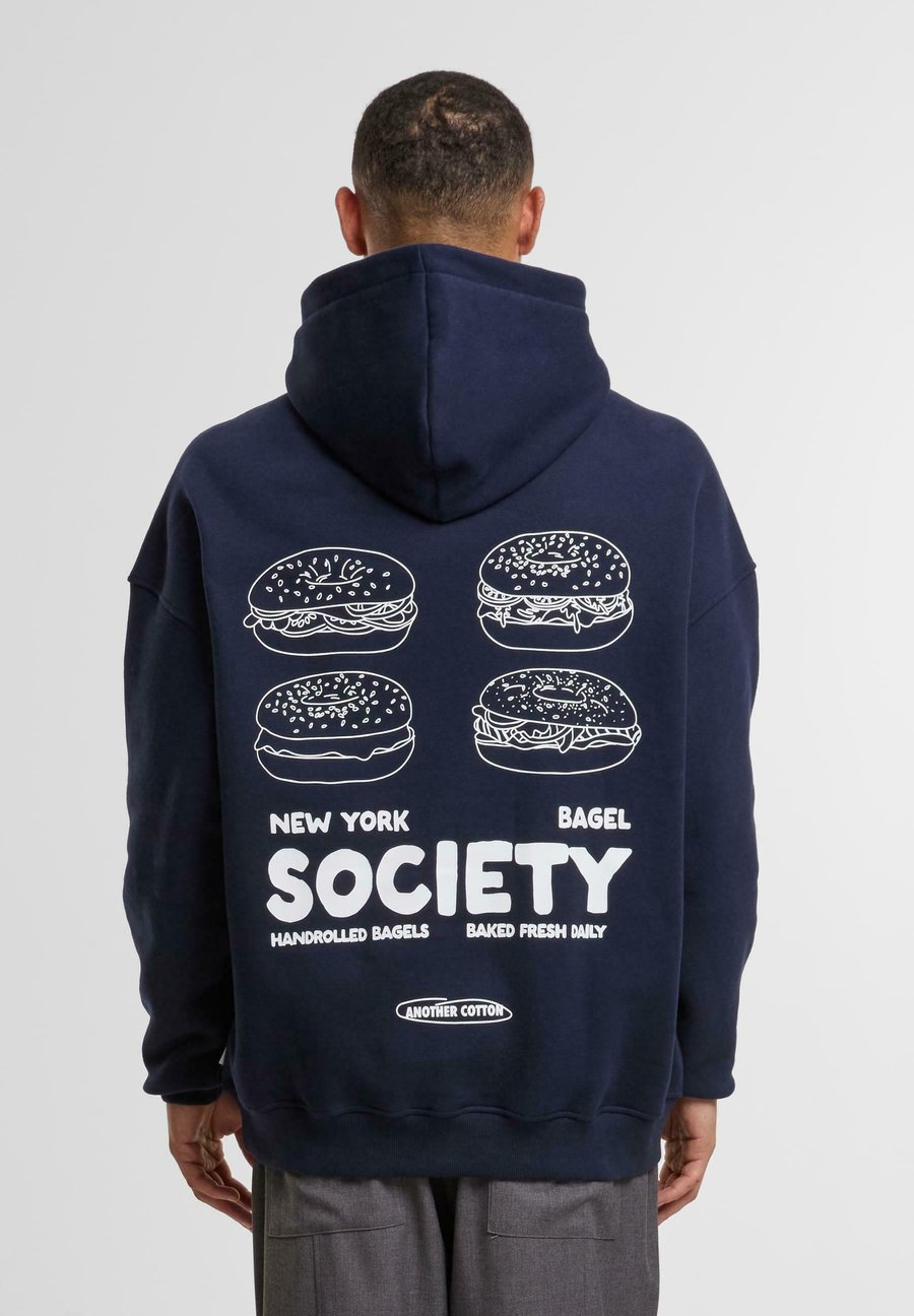 Худи Another Cotton Lab BAGEL SOCIETY, Blue, Синий, Худи Another Cotton Lab BAGEL SOCIETY, Blue
Худи Another Cotton Lab BAGEL SOCIETY, Blue, Синий, Худи Another Cotton Lab BAGEL SOCIETY, Blue