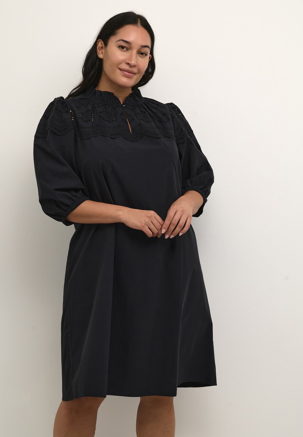 Платье-рубашка JAS Kaffe Curve, цвет Black Deep
Платье-рубашка JAS Kaffe Curve, цвет Black Deep