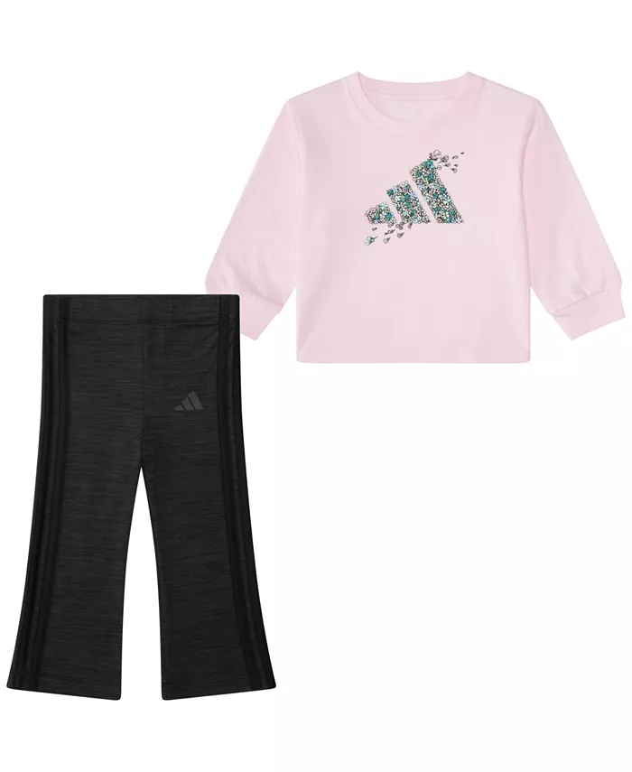Детский комплект для девочек: футболка с принтом и расклешенные брюки Adidas, мультиколор
Детский комплект для девочек: футболка с принтом и расклешенные брюки Adidas, мультиколор