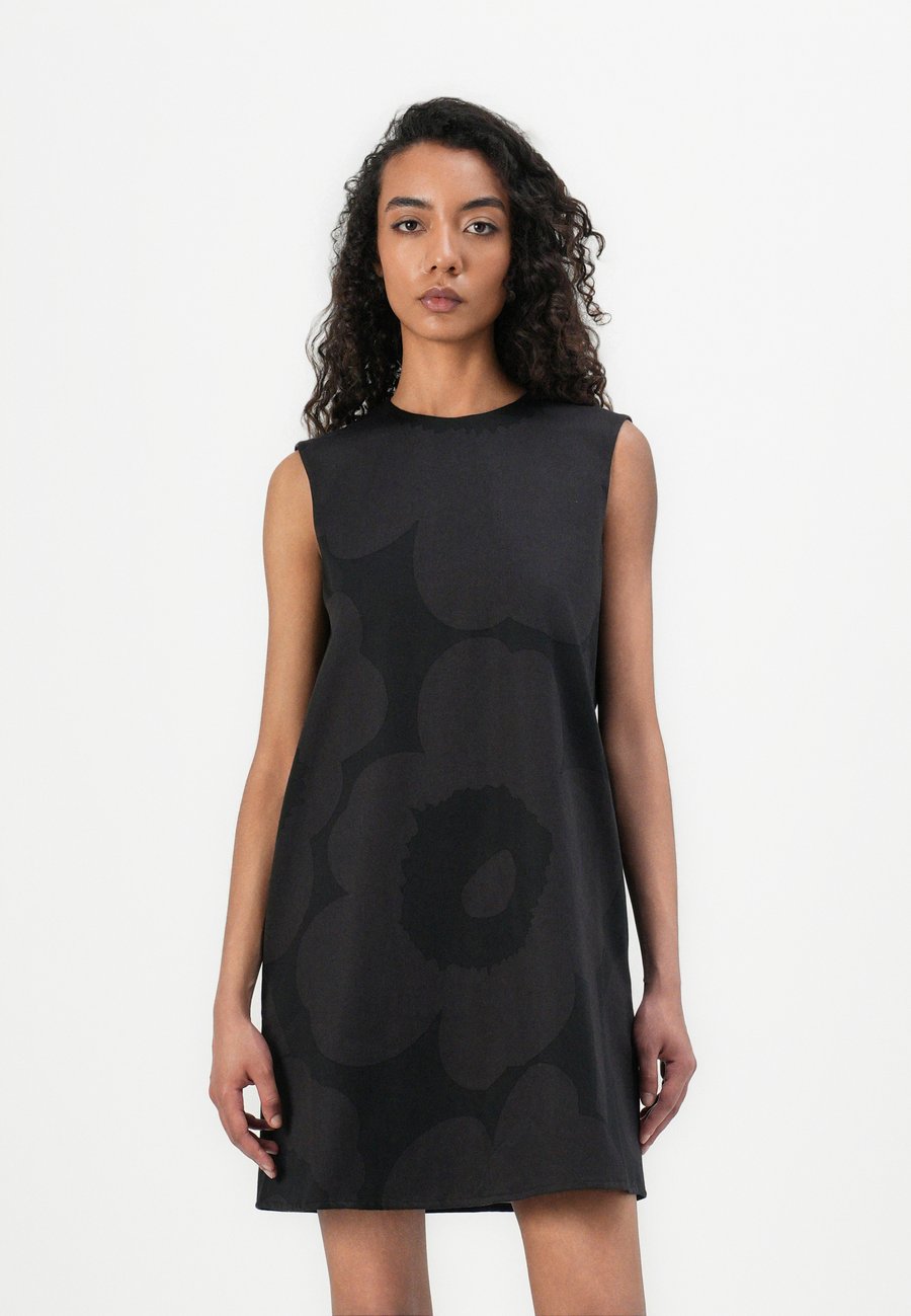 Платье Marimekko SILUETTI UNIKKO DRESS, Black/Dark Grey/Black
Платье Marimekko SILUETTI UNIKKO DRESS, Black/Dark Grey/Black