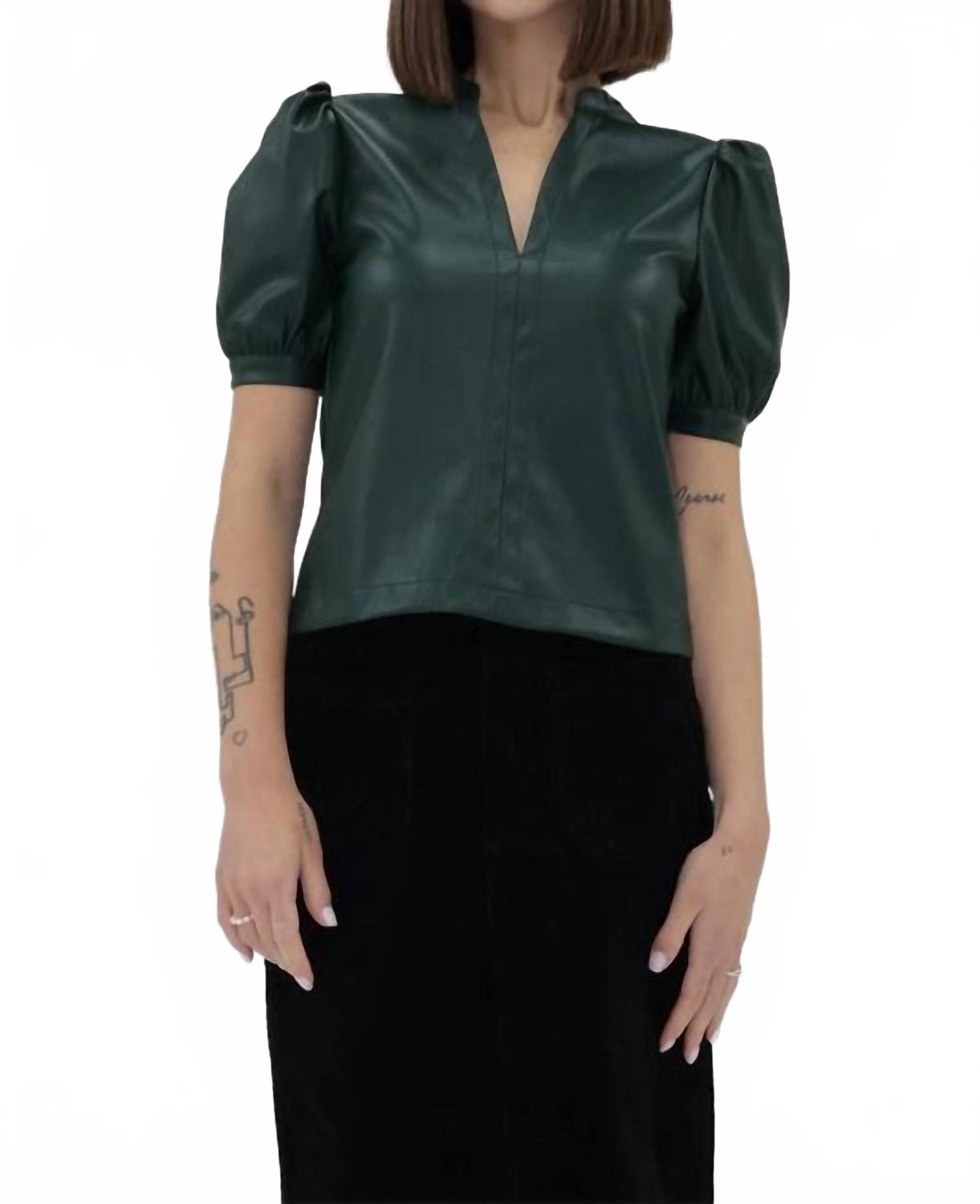 Топ из веганской кожи Kalia в цвете «Тропический лес» Another Love, rainforest
Топ из веганской кожи Kalia в цвете «Тропический лес» Another Love, rainforest