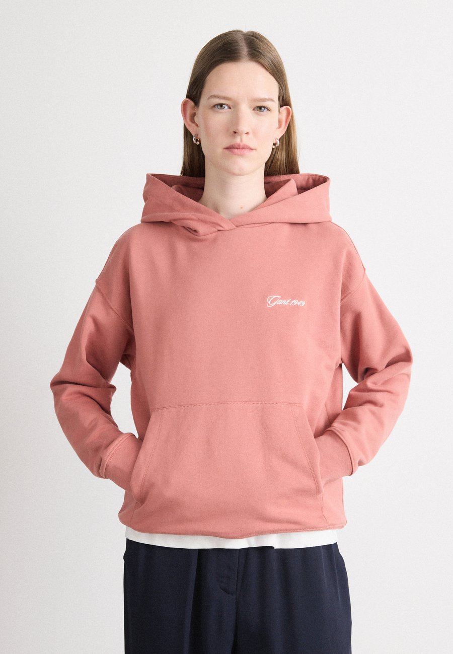 Худи GANT SCRIPT GRAPHIC HOODIE, Faded Brick/Light Pink
Худи GANT SCRIPT GRAPHIC HOODIE, Faded Brick/Light Pink
