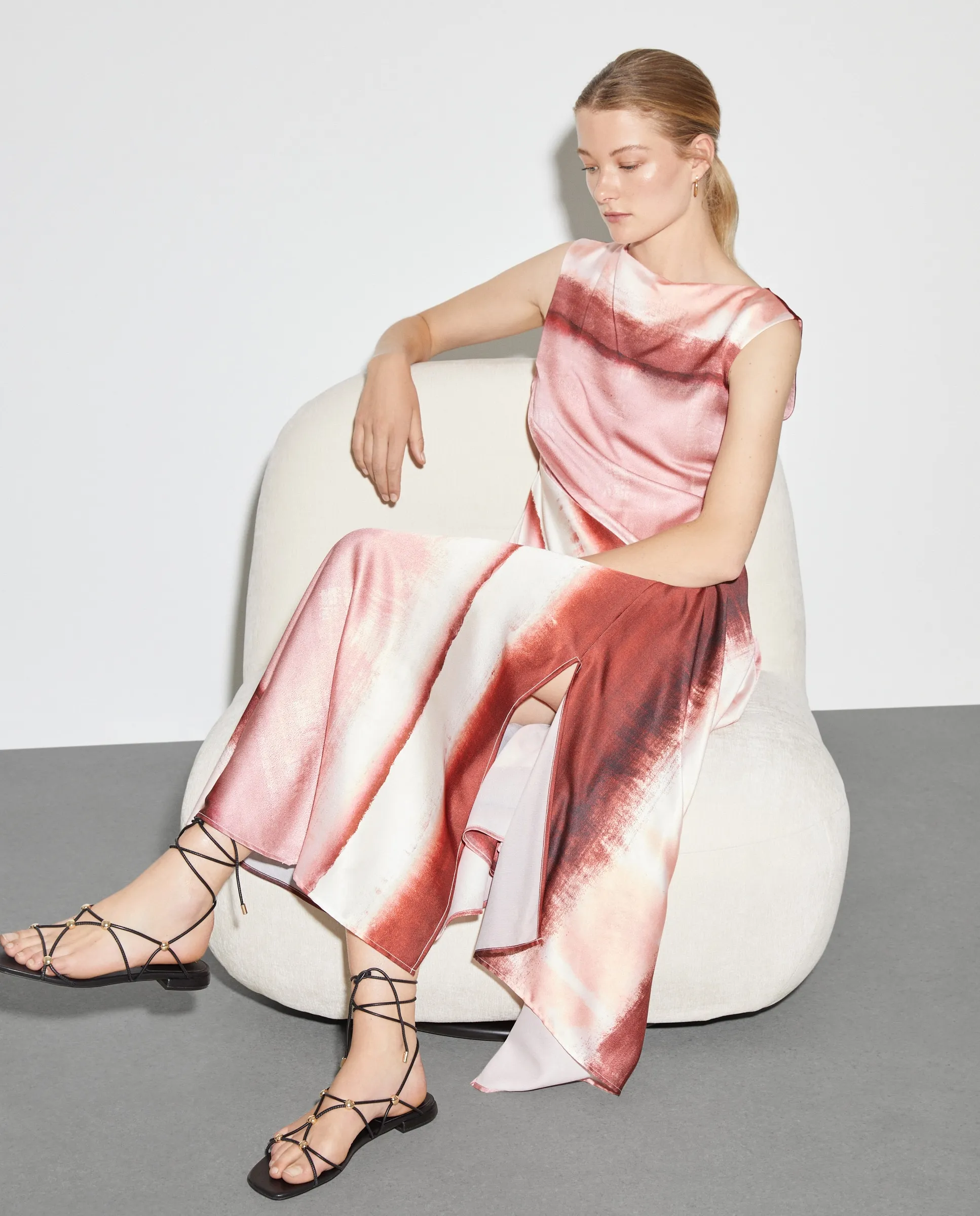 Женское короткое платье с длинными рукавами Woman El Corte Inglés, красный 
Женское короткое платье с длинными рукавами Woman El Corte Inglés, красный