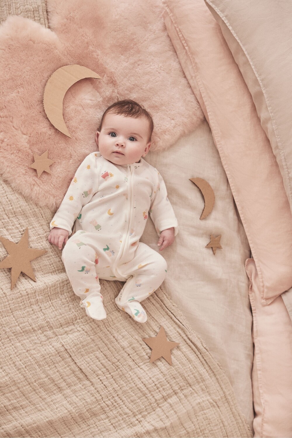 Комбинезон на молнии с рисунком Свинки Пеппы Mori, белый
Комбинезон на молнии с рисунком Свинки Пеппы Mori, белый